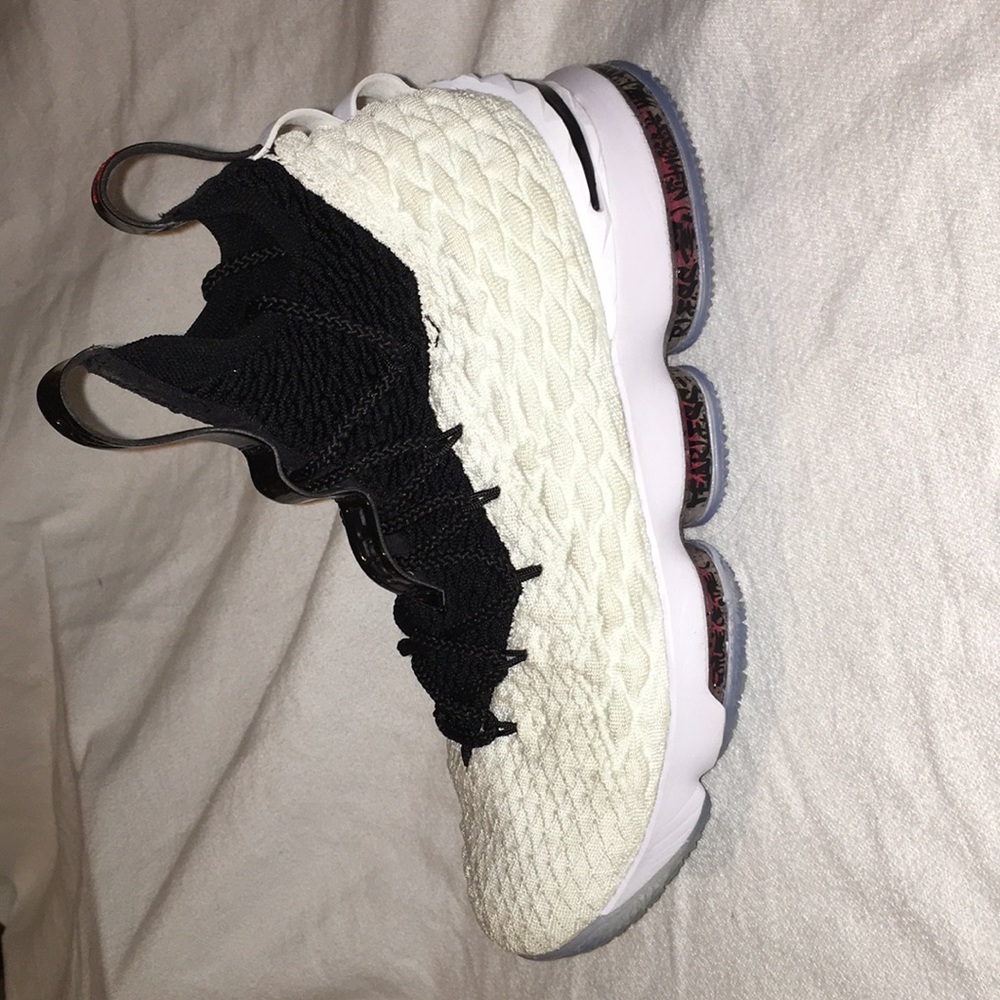 Lebron 15 “Graffiti”